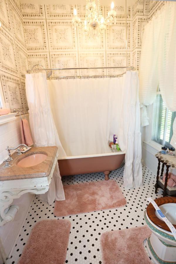 Virginia Point Bed & Breakfast *